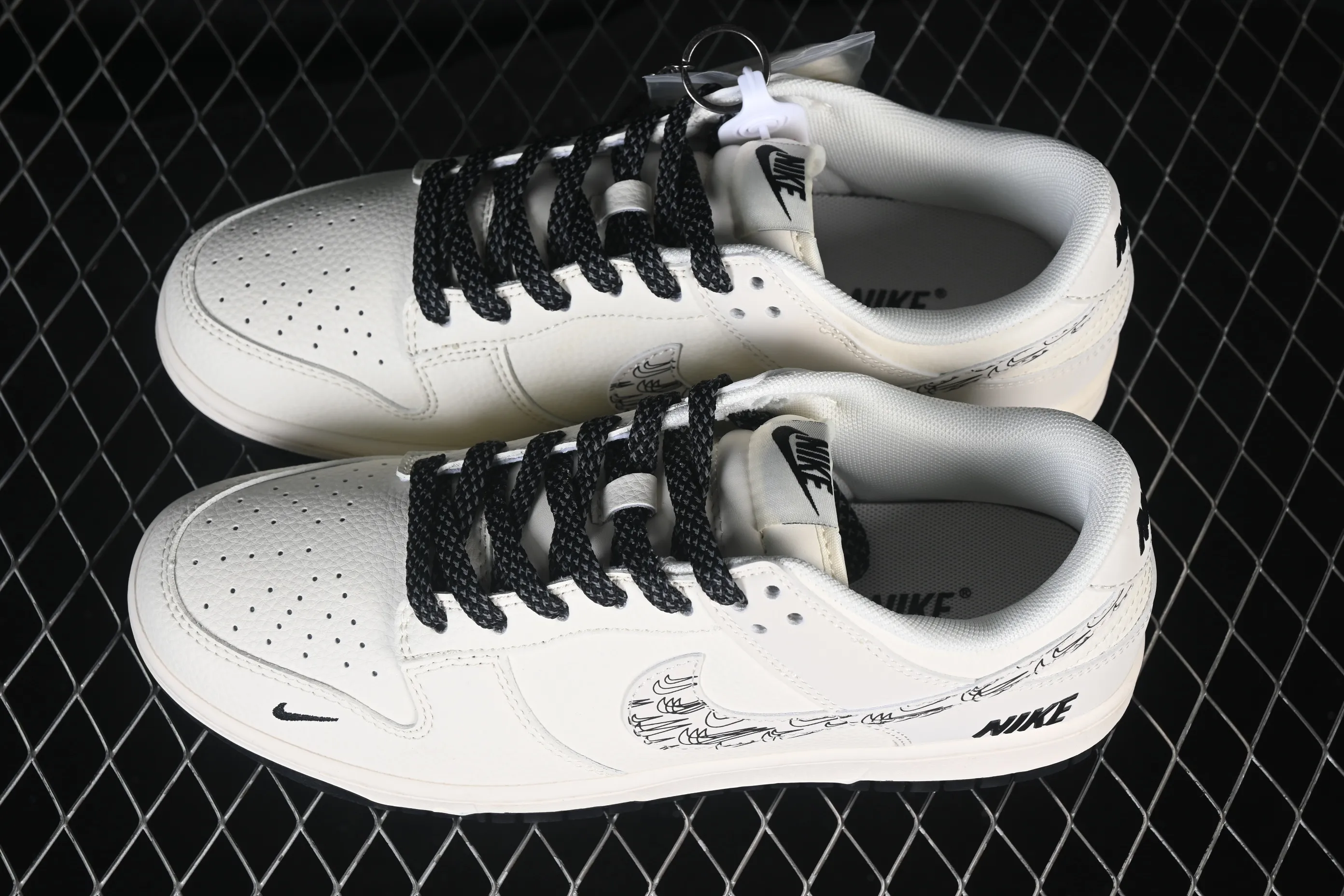 All categories Nk SB Dunk Series Nk SB Dunk Low High-end customized low-top sneakers Nike SB Dunk Low Milky white High-end customized low-top casual sneakers HH7518-093